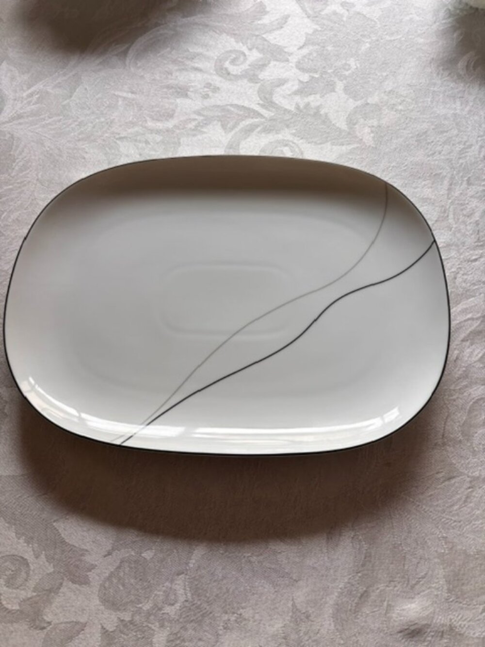 Mikasa Fine China Threads Platter
